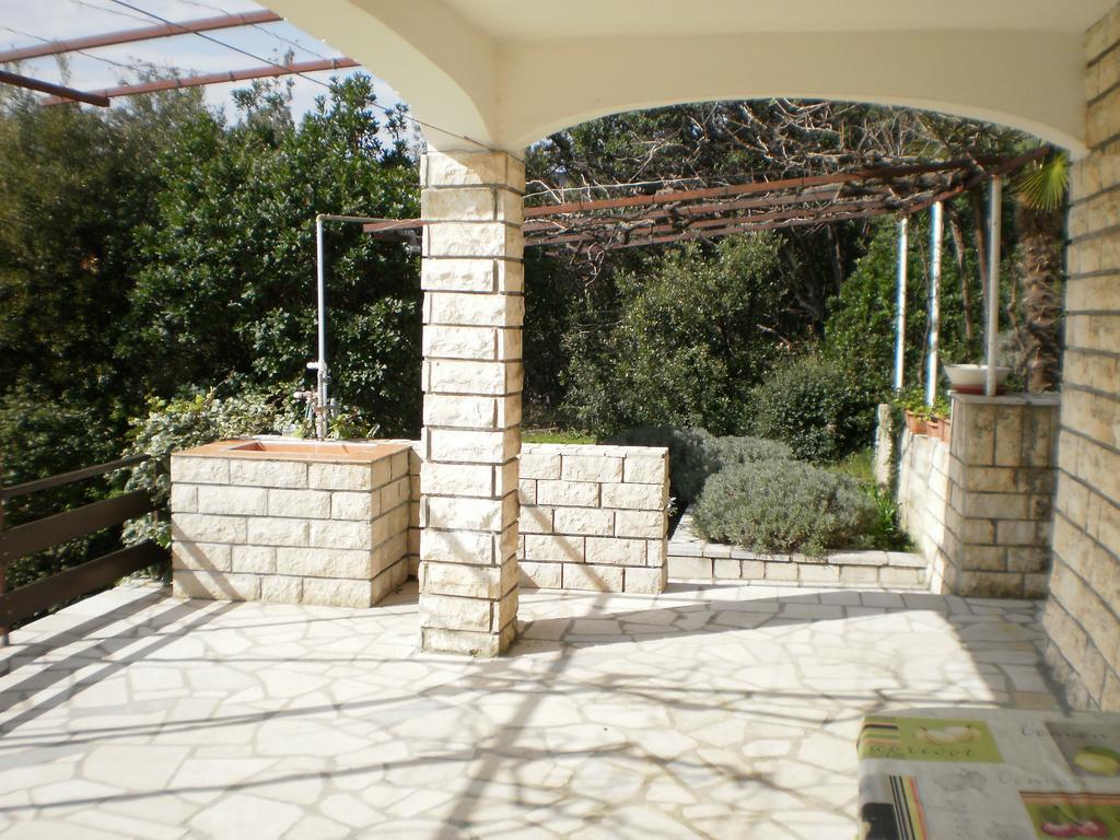 Apartments Pinezic Martinscica  Exterior photo